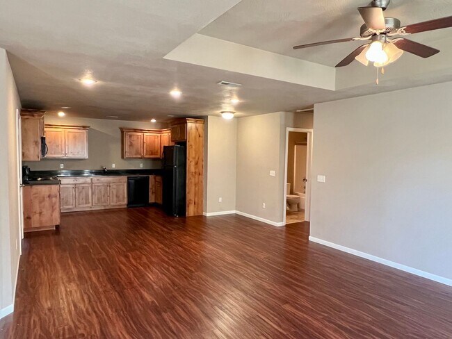 Building Photo - NEW LUXURY DUPLEX in the sought-after Deer...