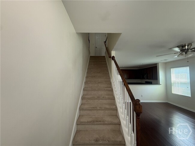 Building Photo - 426 Lions Den Dr
