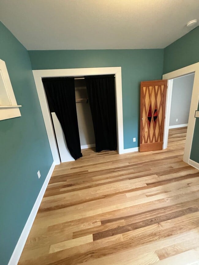 Building Photo - Eclectic Portland Home with Modern Touches...