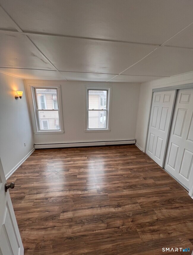 Building Photo - 97 Liberty St