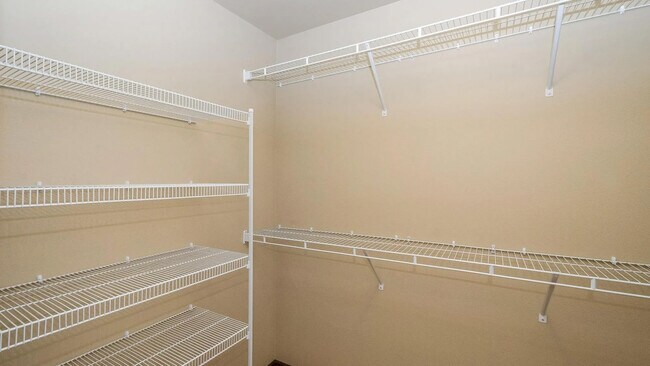 Building Photo - 470 Cambria Dr