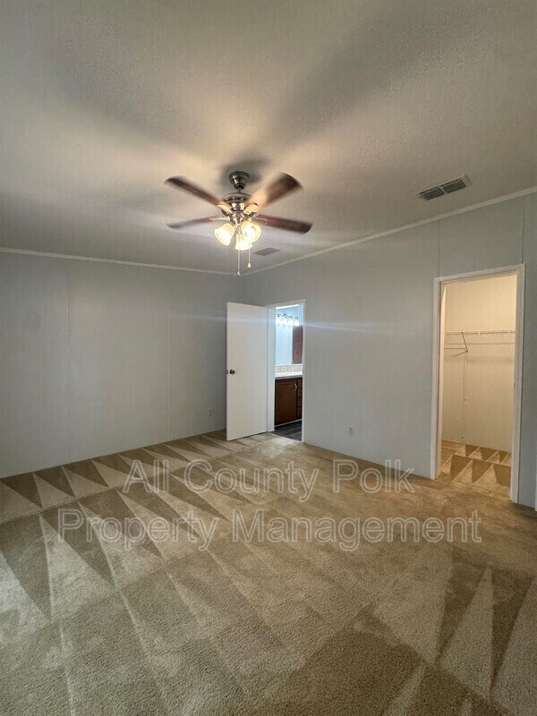 Building Photo - 913 Saddlewood Blvd