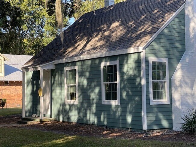 Building Photo - Downtown Mount Dora