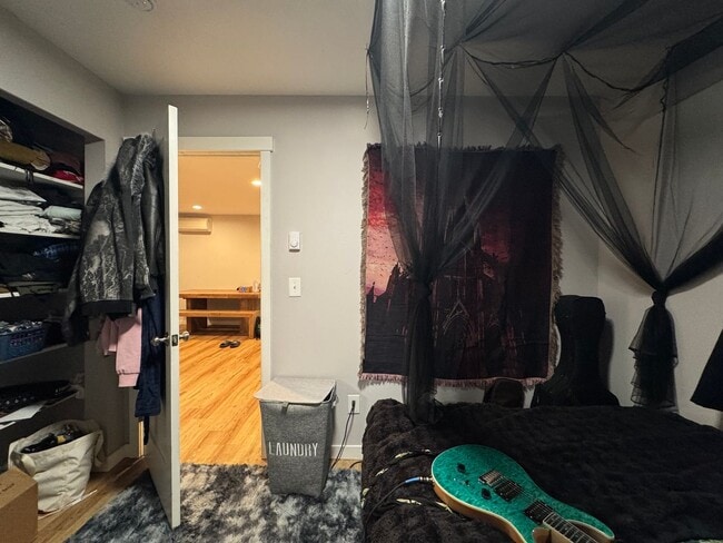 Building Photo - 6 Bed 5 Bath House Newer Updated Near Happy Valley, Fairhaven, WWU