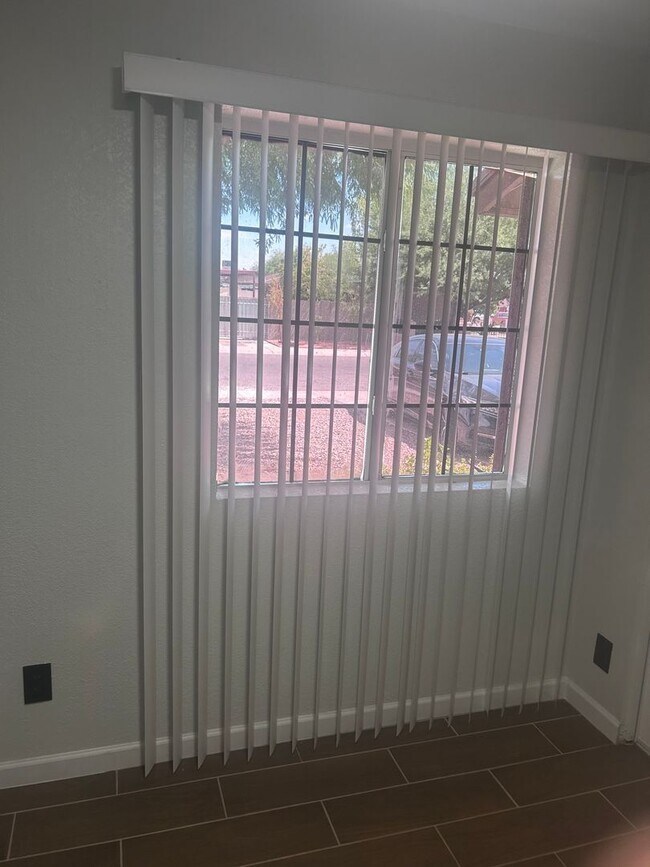 Building Photo - 4244 N 85th Ave