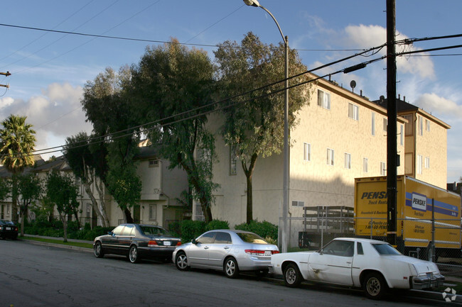 Building Photo - Fountain Creek Apartments