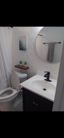 Building Photo - 3938 Surfside Blvd