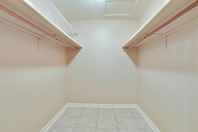 Building Photo - 2949 Torreya Way SE