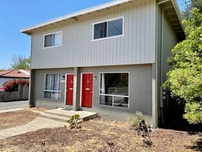 Building Photo - 2 Bedroom 1-1/2 Bathroom Townhouse by Sierra Vista Hospital and Near Cal Poly Campus