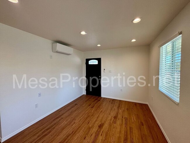 Building Photo - 2621 Fenmead St
