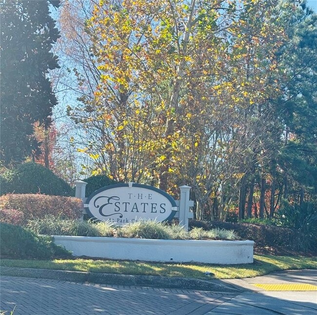 Building Photo - 2586 Grand Central Pkwy