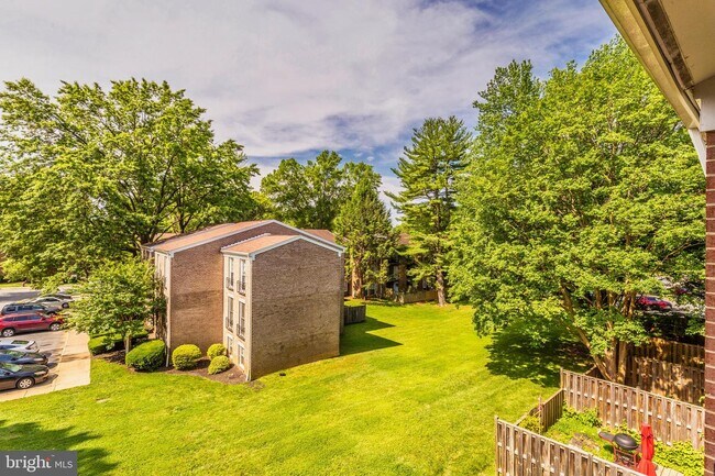Building Photo - 826 Quince Orchard Blvd