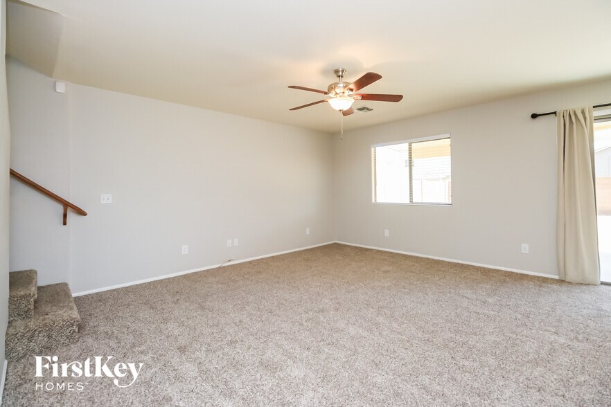 Building Photo - 313 W Hereford Dr