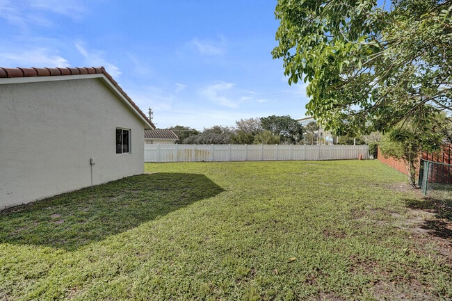 Building Photo - 2881 NW 98th Way