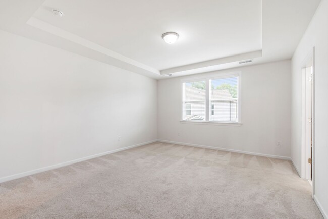 Building Photo - Beautifully Appointed Townhome in Prime Ho...