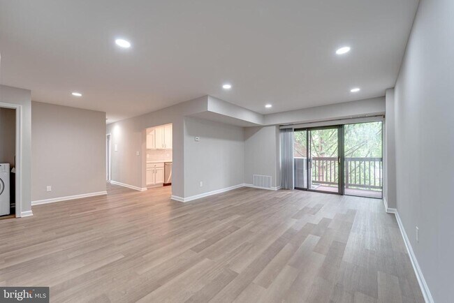 Building Photo - 51 Skyhill Rd