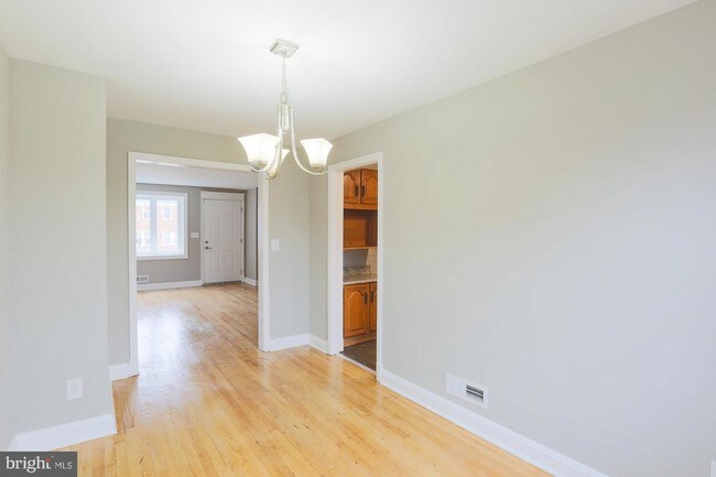 Building Photo - 3743 Bonview Ave