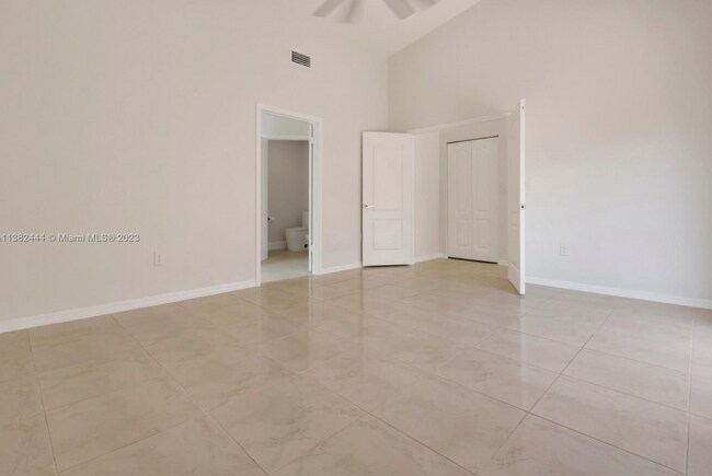 Building Photo - 3025 NW 99th Pl