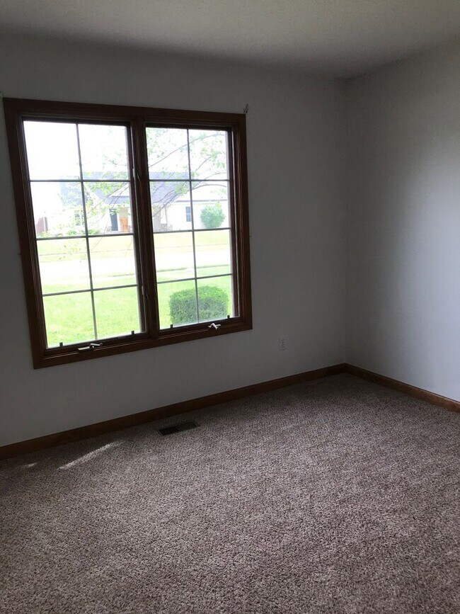 Building Photo - NWACS House For Rent by Capital Property M...