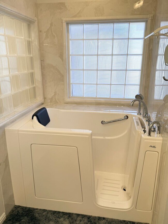 Building Photo - Snow Canyon Views!