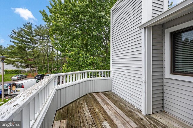 Building Photo - 702 Abbey Ct