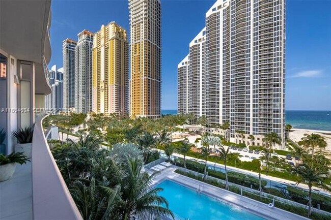 Building Photo - 17550 Collins Ave