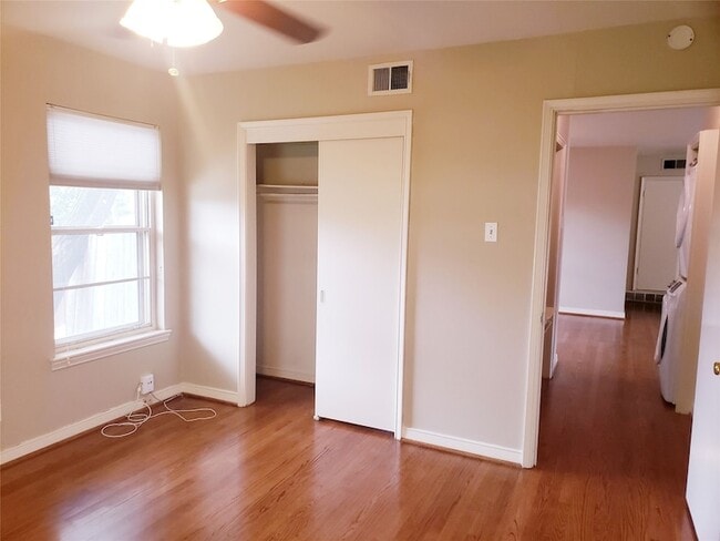 Building Photo - 6556 St Moritz Ave