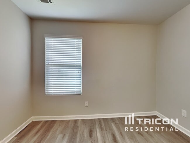 Building Photo - 2362 Clapton Ct