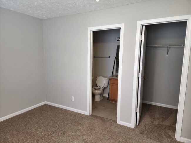 Building Photo - Three Bedroom Two Bath Home in Deerfield Farms Dayton, Indiana