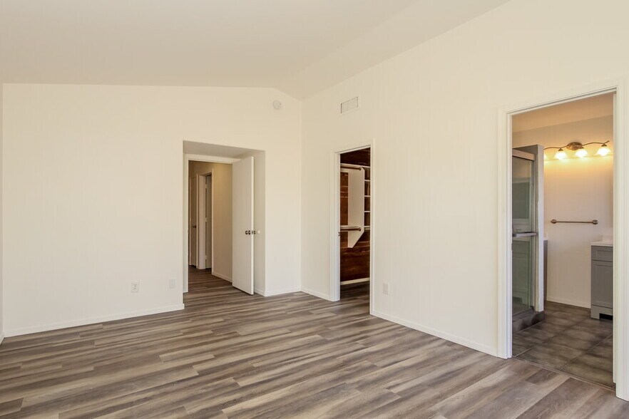 Building Photo - 252 W Wahalla Ln