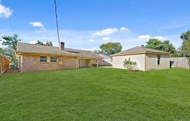 Building Photo - 5714 N Braeswood Blvd