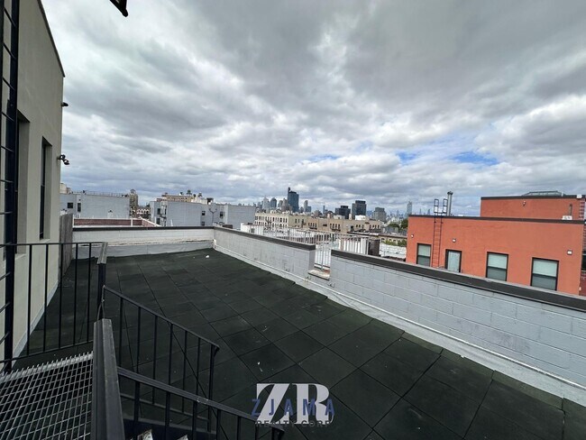 Building Photo - 315 Lincoln Pl