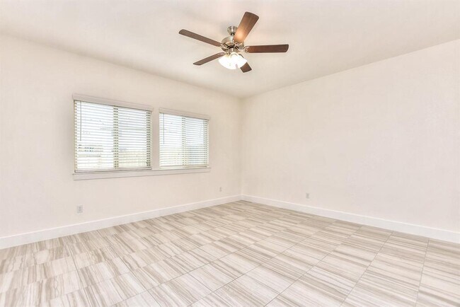 Building Photo - 420 White Steppe Way