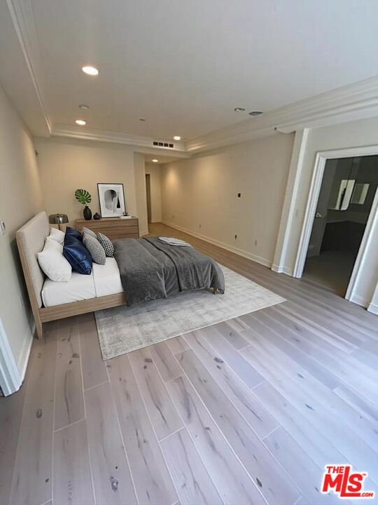 Building Photo - 129 S Elm Dr