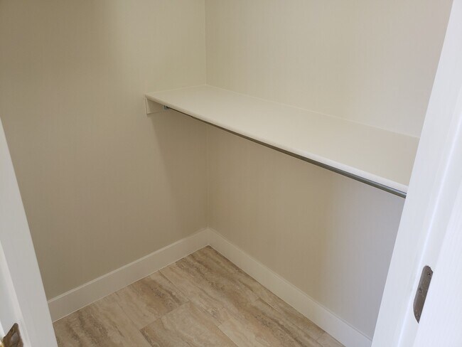 Building Photo - Bright Home with 2 Car Garage