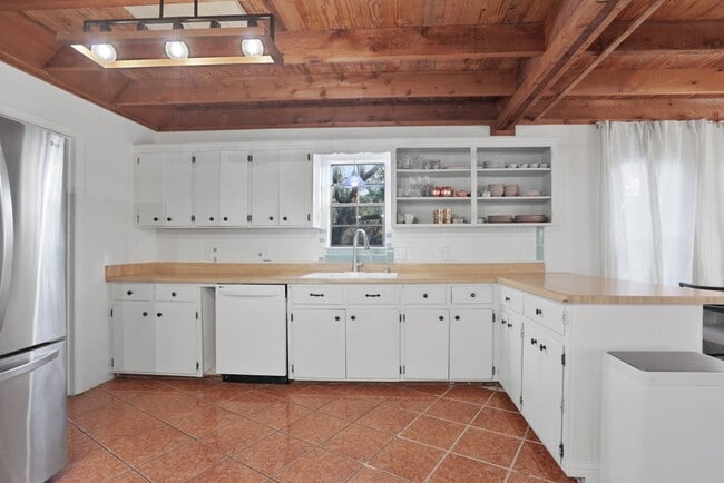 Building Photo - 60 Canyon Creek Dr