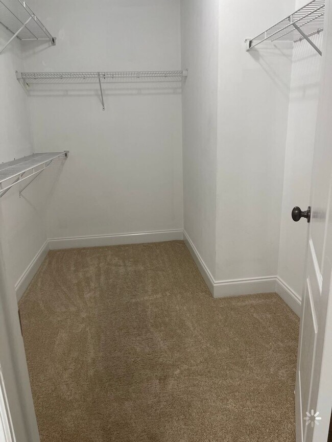 Building Photo - 844 Bryan Cir