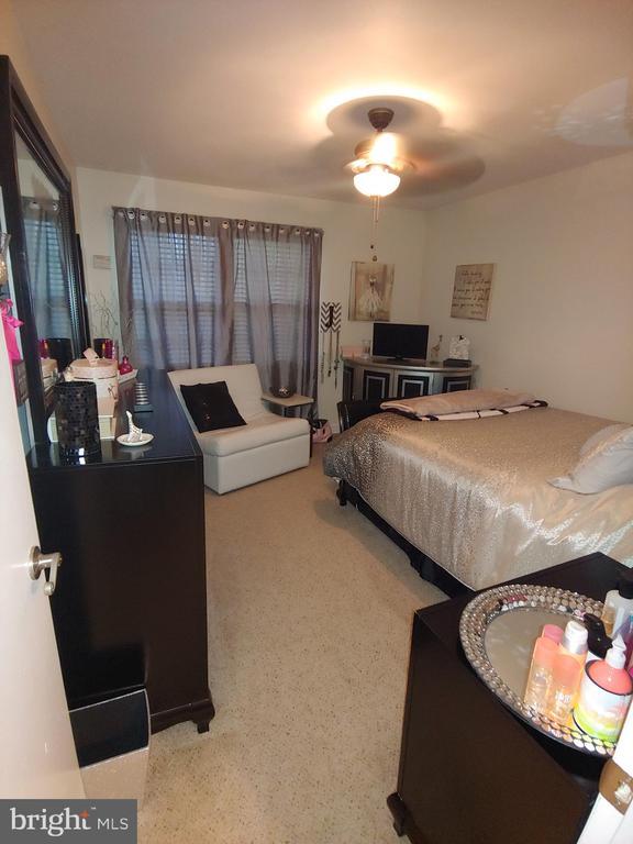 Building Photo - 8435 Norwood Dr