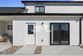 Building Photo - 3652 NE Marissa Ln