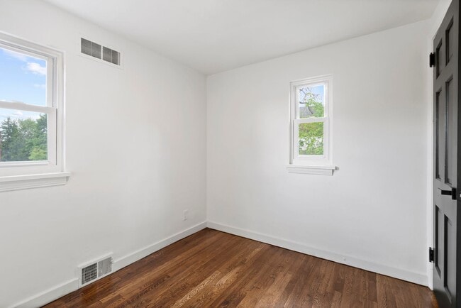 Building Photo - AVAILABLE NOW! Fully RENOVATED 3 bedroom in McKeesport!