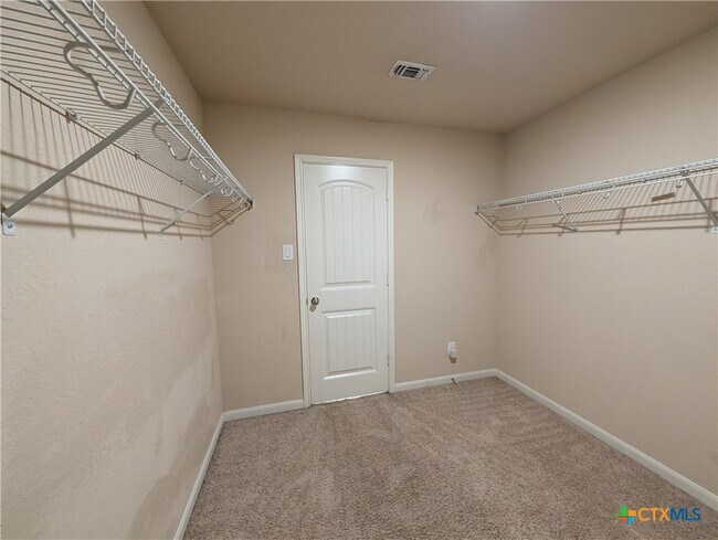 Building Photo - 1337 Lauren St