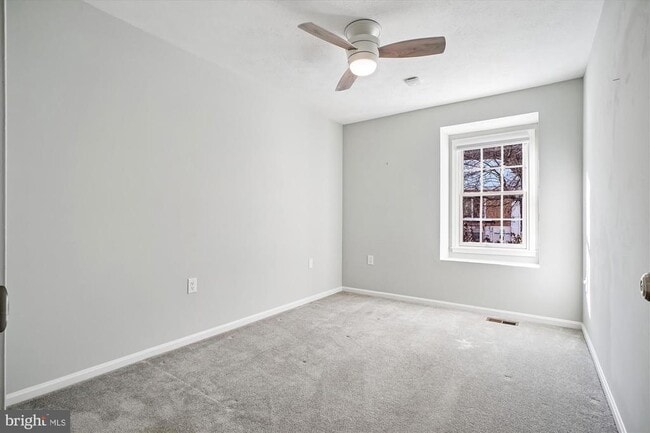 Building Photo - 4623 University Dr