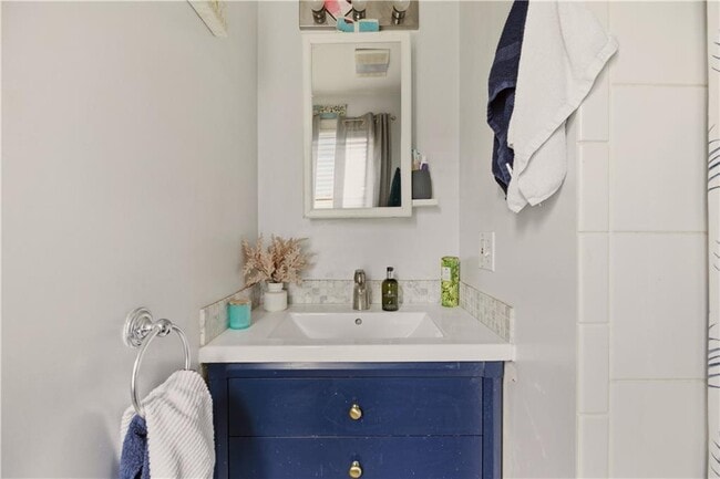 Building Photo - 9 Bacheller St