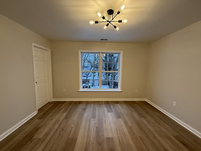 Building Photo - 328 Myrtle Ave