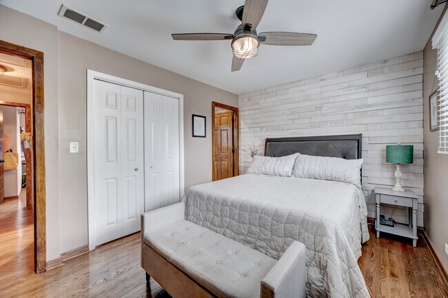 Building Photo - 7215 Larchwood Ln