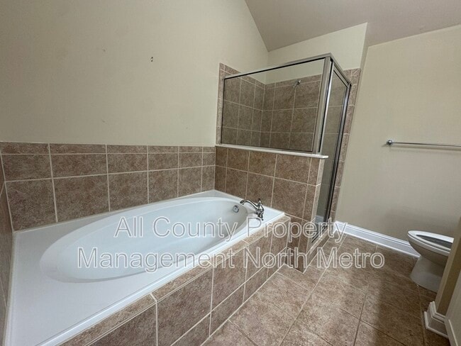 Building Photo - 10860 Ellicot Way