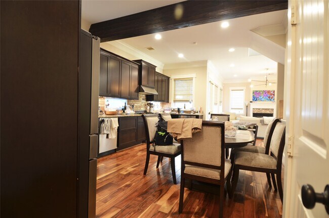 Building Photo - 8610 Ashland Way