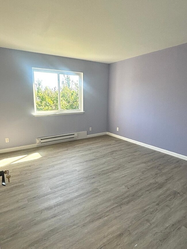 Building Photo - Redwood City Apartments Unit 5