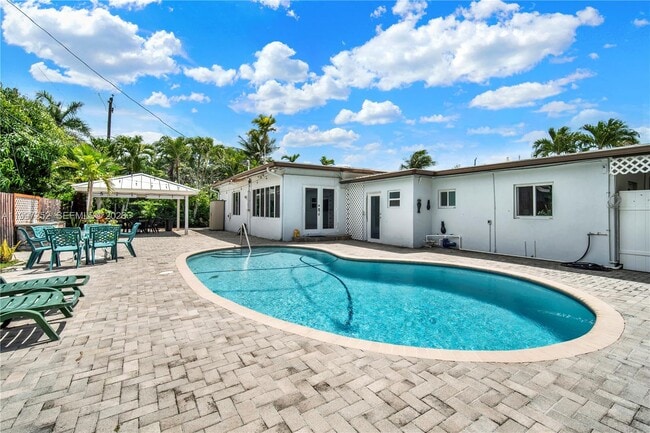 Building Photo - 5901 SW 45th St