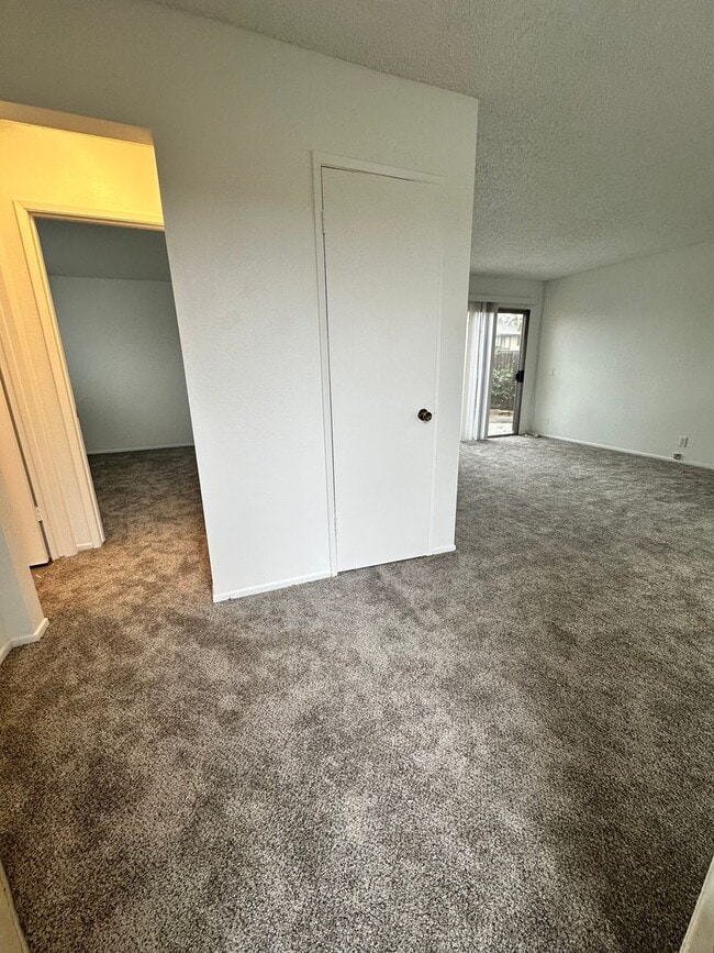 Building Photo - NORTH CANAL STREET and SAIL STREET